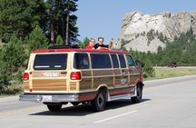Mt Rushmore Night Ceremony and Tour - with Tunnels and Stargazing