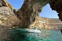 Malta: Private Boat Trip to Comino, Blue Lagoon & Gozo