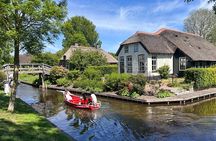 Giethoorn Roundtrip Transport with Optional Guided Canal Cruise