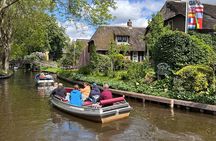 Giethoorn Roundtrip Transport with Optional Guided Canal Cruise