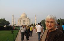 Taj Mahal Tour from Delhi by AC Car with 5 Star Meal