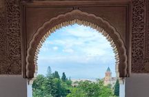 Private Guided Tour of the Alhambra: Generalife and Alcazaba