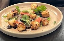 A Taste of Manchester History with Meals Drinks and Guide 