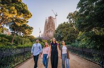 Sagrada Familia Skip the Line Ticket with Official Guide