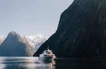 Milford Sound Cruise with Round-Trip Flights from Queenstown