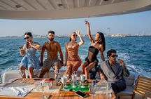 Dubai Marina Yacht Tour with BBQ to Palm Jumeirah & Burj Views