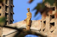 Barcelona Highlights Sagrada Familia and Park Guell Semi-Private