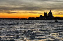 WarmVenice Private Boat Tour between Canals and Venice Lagoon