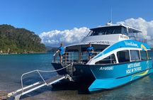 Private Charter: Hole in the Rock Cruise with Island Stopovers