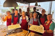 Cooking class with family and in the garden of an old boathouse