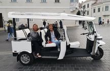 Private Sightseeing Tour using Electric Tuk Tuk Ride in Budapest 