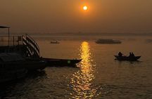 Omvity’s Full-Day Varanasi Tour: Sunrise Boat to Sunset Aarti