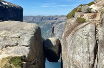 Stavanger Overnight Adventure with Pulpit Rock and Kjerag Hikes