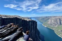 Stavanger Overnight Adventure with Pulpit Rock and Kjerag Hikes