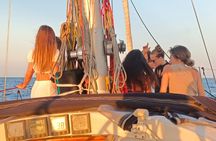 Sunset Sailing Tour in Barcelona