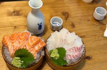 Tokyo Shinjuku Food Tour with 13 Dishes and 4 Local Eateries