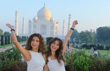 Sunrise Private Taj Mahal Day Tour From Delhi