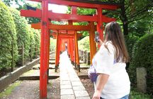 Tokyo old town Yanaka : historic spots & Street Food Tour