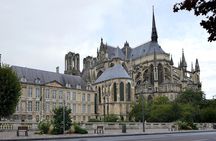 Experience Notre-Dame: Interior or Exterior Tour with Access