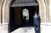 Classic Cambridge Walking Tour with Certified Guide