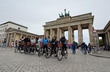 Berlin : The best bike tour with a Berlin guide and insider tips