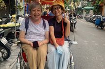 Hanoi Street Food Tour by Motorbike or Walking with Local Guide