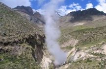 Arequipa : 2-day hike to the geysers and the colca canyon.