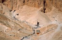 Authentic West Bank Full-Day Tour with Expert Egyptologist Guide 