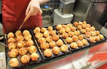 Dotonbori Street Food and Kuromon Tour with Retro Walk