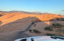 Sunset Private Off-Road Jeep Tour in Moab