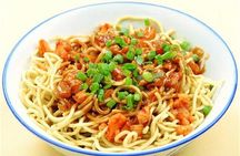 Wuhan Private Authentic Local Food Tour in Central City