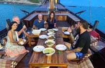 Hua Hin Sunset Cruise with Thai Dinner and Water Activities 