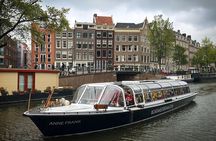 Amsterdam Classic Canal Cruise with Live Guide and Two Drinks