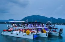 Langkawi Sunset Cruise with Buffet Dinner Jacuzzi & Hotel Pick up