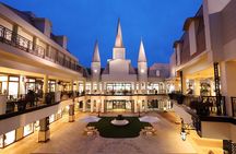 Strawberry Picking, Nabana no Sato and Outlet Tour from Osaka