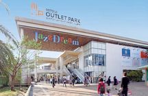 Strawberry Picking, Nabana no Sato and Outlet Tour from Osaka