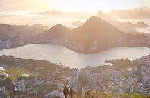 Sunrise Hike to Morro Dois Irmãos with Local Guide