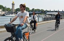 Paris: City Bike Tour on a Dutch Bike