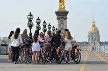 Paris: City Bike Tour on a Dutch Bike