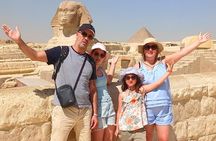 Private Tour: Giza Pyramids, Egyptian Museum, Bazaar & Lunch