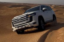 Private Land Cruiser Desert Safari in Dubai and Dinner Buffet