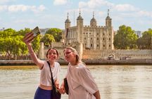Tower of London: Guided Tour with Thames River Cruise