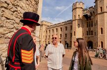 Tower of London: Guided Tour with Thames River Cruise