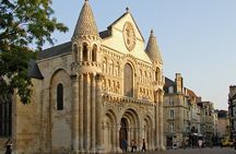 Eleanor of Aquitaine Walking Tour in Poitiers