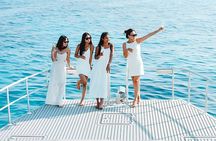 Phuket: Phi Phi, Bamboo & Maiton Speed Catamaran Tour