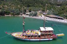Gulf of Kusadasi Boat Trip Including Lunch and Soft Drinks