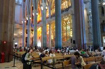 Gaudi in One Day: Sagrada Familia, Park Guell, La Pedrera & Tapas