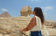 Private Tour: Giza Pyramids, Egyptian Museum, Bazaar & Lunch