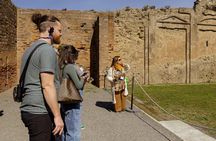 Pompeii Ruins: Guided Tour with Round-Trip Shuttle from Naples