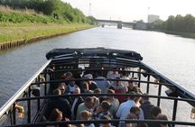 Groningen: 2 Hour Party Booze Cruise with Unlimited Drinks